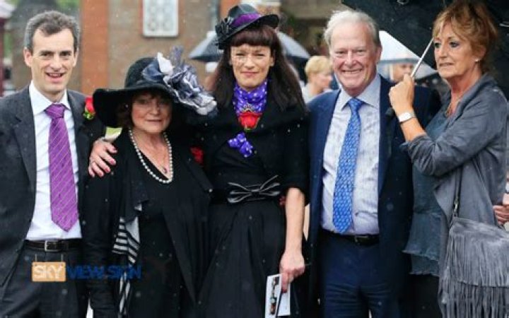 
Where Is Dennis Waterman First Wife Now? Penny Dixon And Family Life 