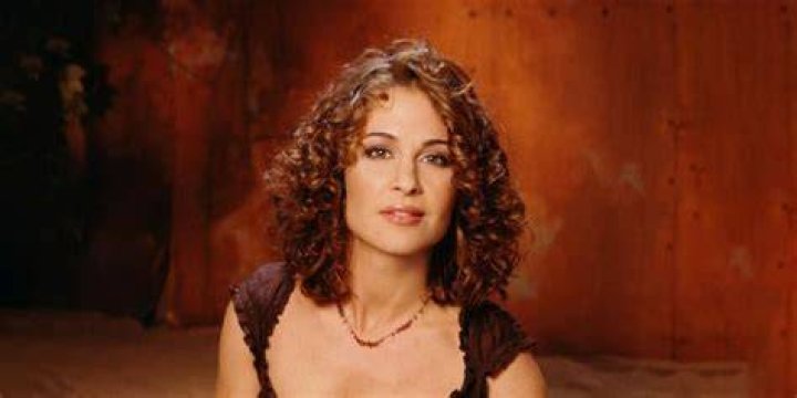 
Where is Julie Warner now? What is she doing today? Wiki 