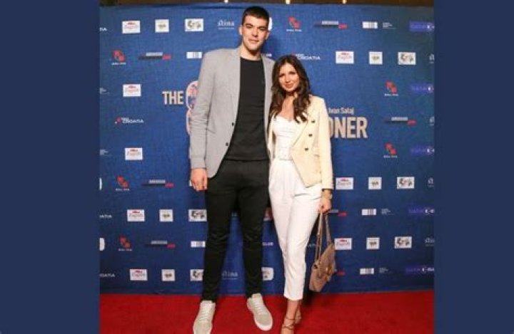 
Who are Ivica Zubacs Parents? Ivica Zubac Biography, Parents Name, Nationality and More 