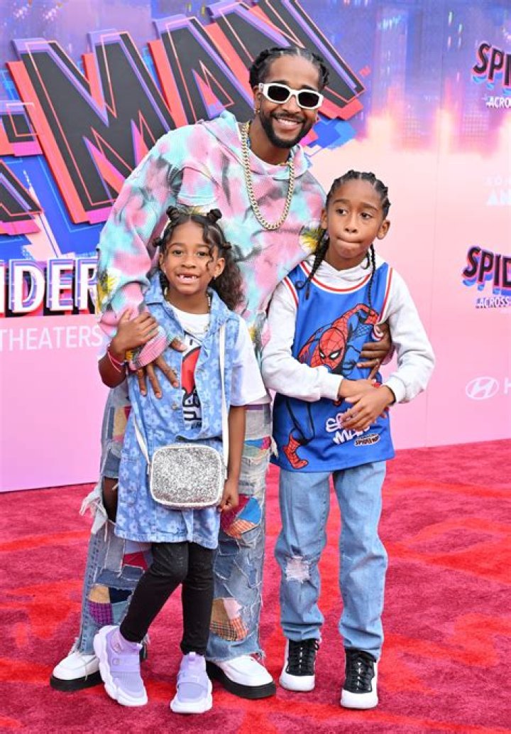 Who are Omarions Parents? Omarion Biography, Parents Name, Nationality and More