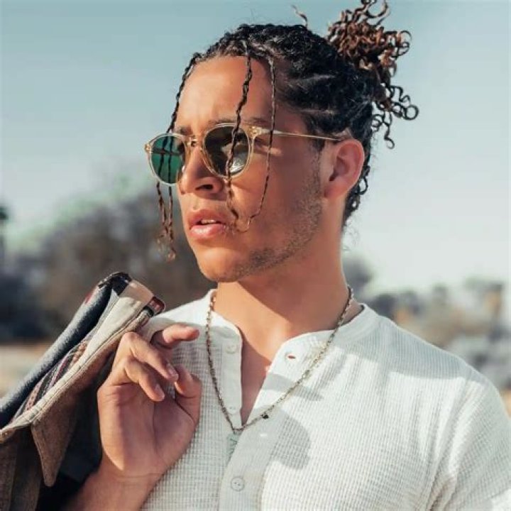 
Who Is Andrew Liner From Grown-ish? Age Girlfriend And Net Worth 