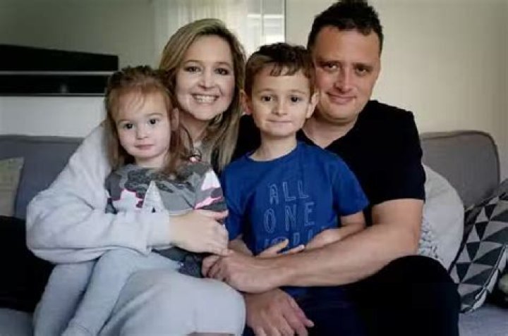 
Who Is Anissia Tugendhat? Learn About Tom Tugendhat’s Wife And Family 