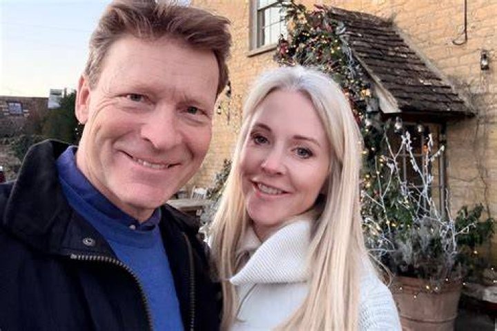 
Who Is Isabel Oakeshott Husband? 