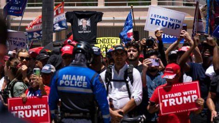 
Who is ‘Lord of the Flies’? Maga protester carries pig’s head on stick outside Miami court for Trump’s arraignment 