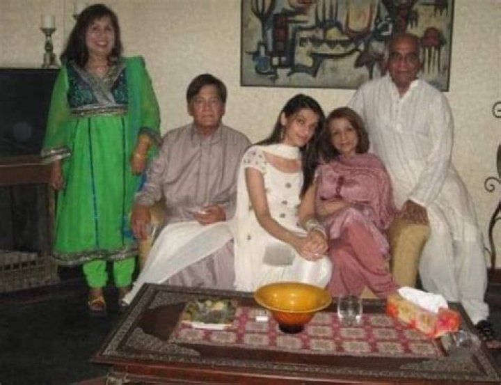 
Who Is Qavi Khan Wife Naheed Qavi? Pakistani-Canadian Actor Family And Net Worth Before Death 