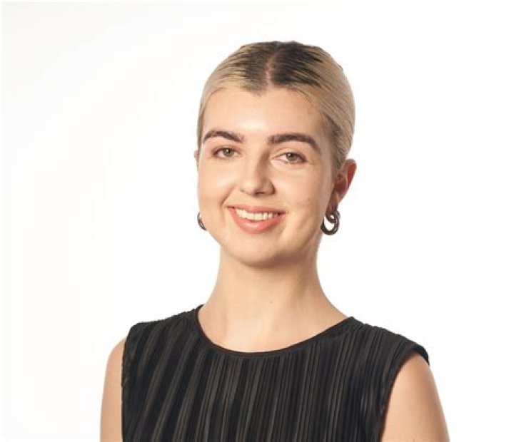 
Who Is Suemonella TikTok? Harry Styles Alleged Secret Account Run By George Mason 