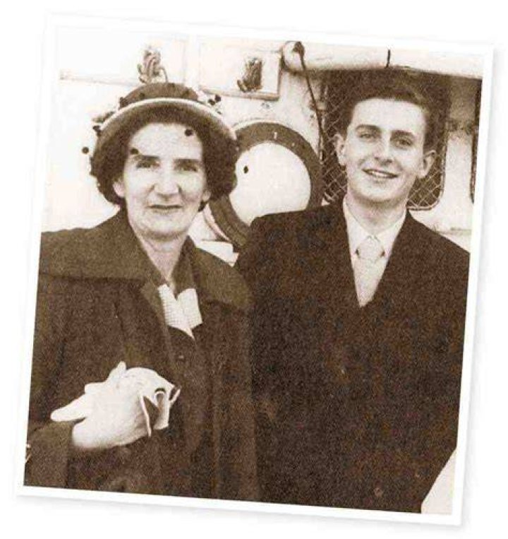 
Who were Barry Humphries’ parents, Eric Humphries and Louisa Agnes? 