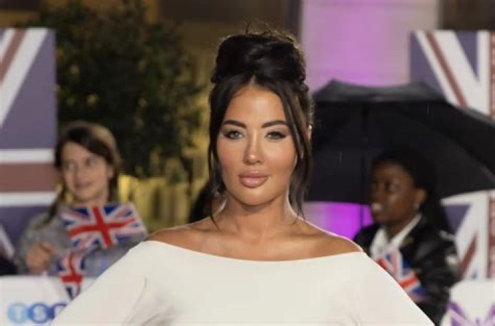 Yazmin Oukhellou Height, Weight, Net Worth, Age, Birthday, Wikipedia, Who, Instagram, Biography
