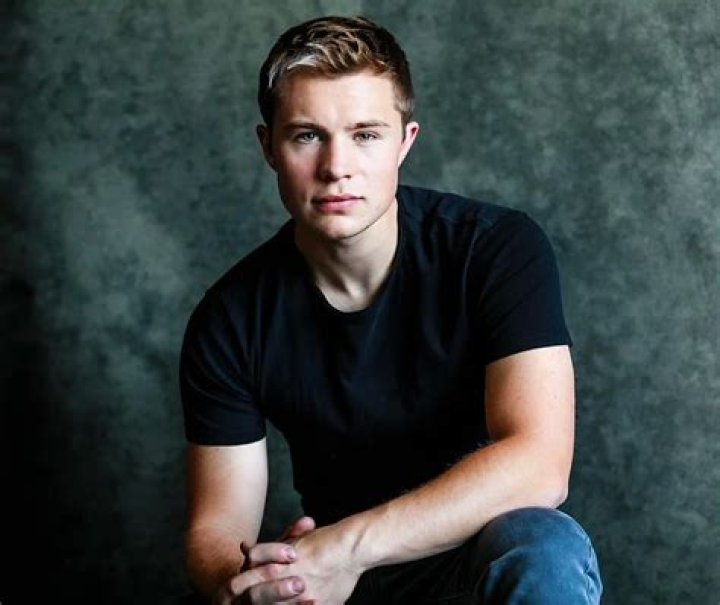 Zayne Emory Height, Weight, Net Worth, Age, Birthday, Wikipedia, Who, Nationality, Biography